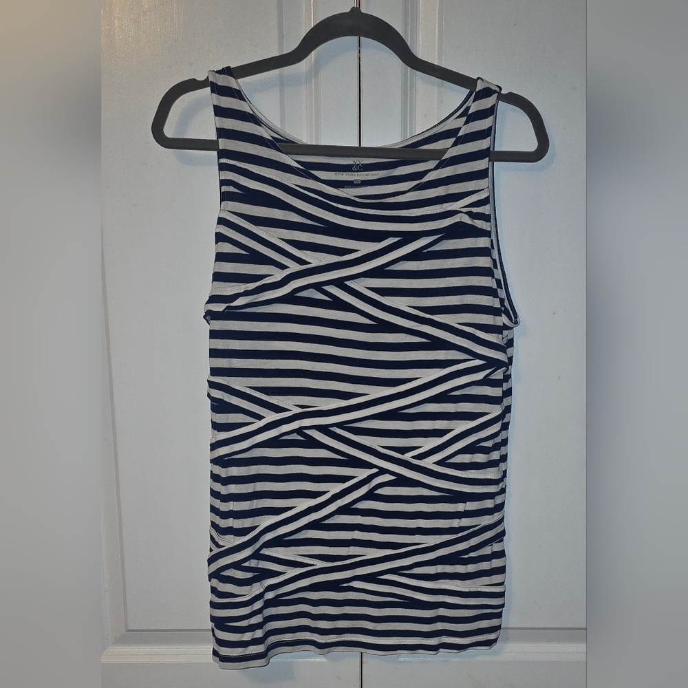 New York & Company sz XL Blouse Blue and White Spriped Sleeveless Rayon Top